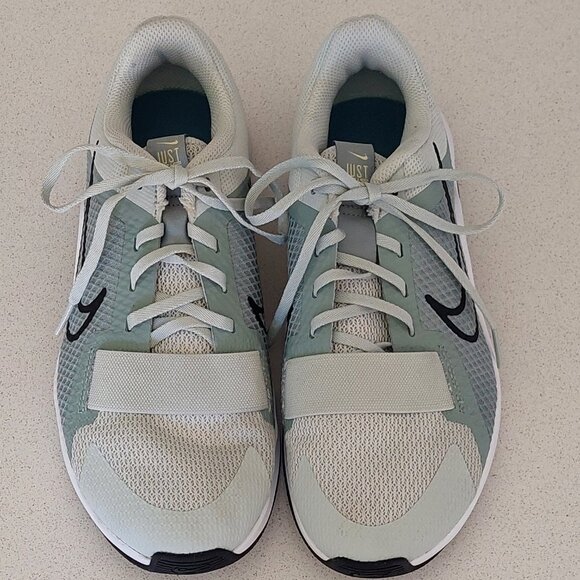 Nike Women's Mc Trainer 2 Light Silver Mica Green Size 7.5 - Picture 2 of 14